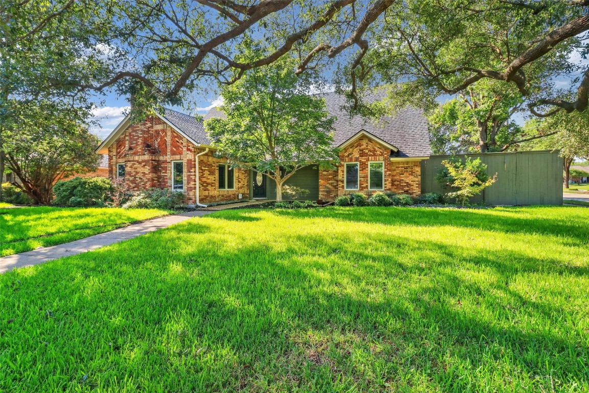 1800 Villanova Drive Richardson TX 75081