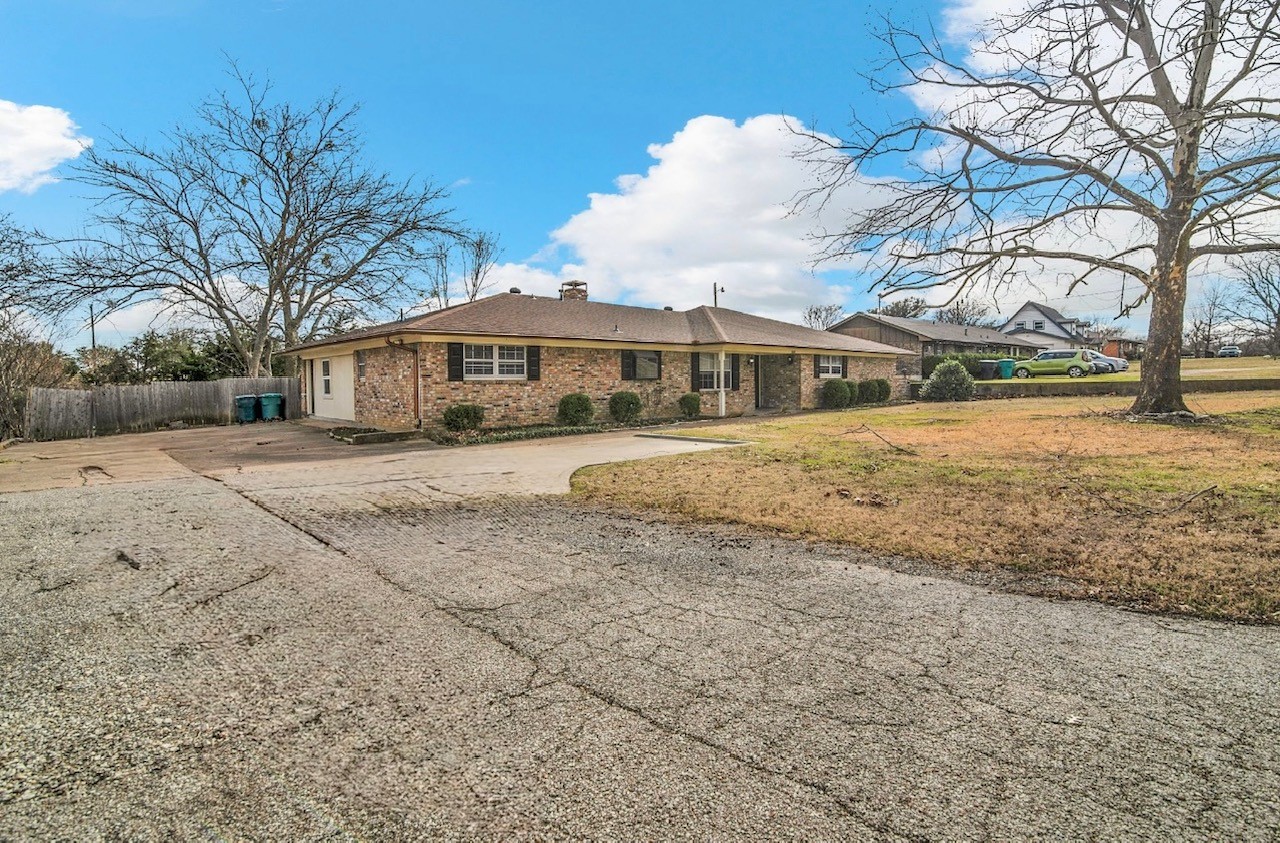 3608 W Houston Street Sherman TX 75092