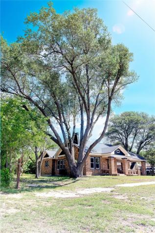 506 W San Saba Street Wortham TX 76693