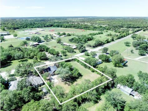 506 W San Saba Street Wortham TX 76693