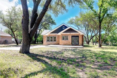 506 W San Saba Street Wortham TX 76693