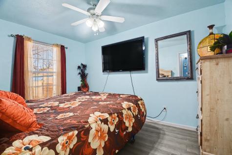 1615 Barlow Avenue Dallas TX 75224
