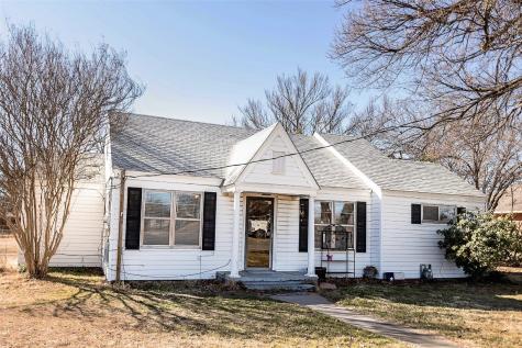 518 Montague Street Nocona TX 76255