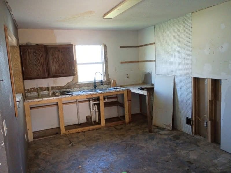 1220 Maple Street Graham TX 76450