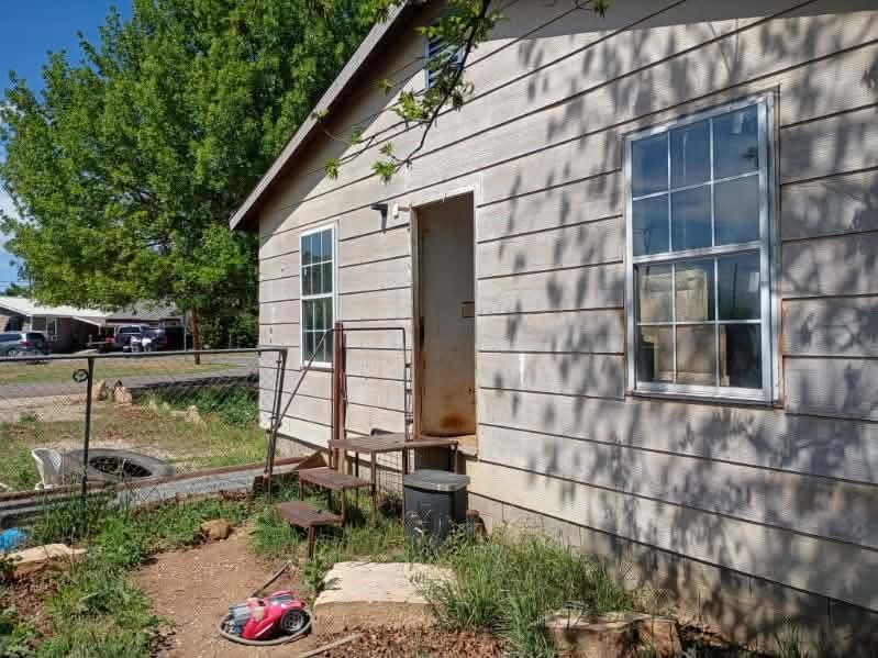 1220 Maple Street Graham TX 76450