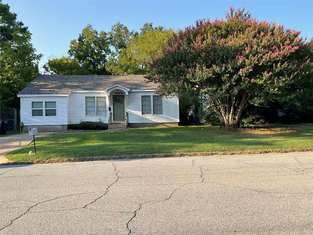 305 W Acheson Street Denison TX 75020