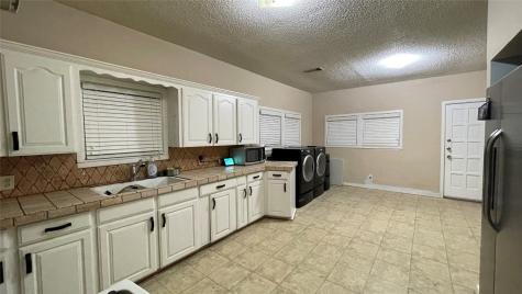 2400 Pearl Avenue Fort Worth TX 76164