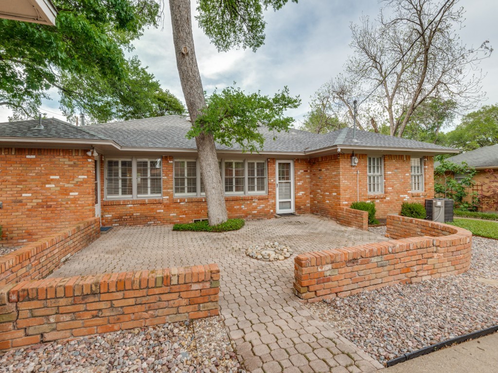 2816 Bonnywood Lane Dallas TX 75233