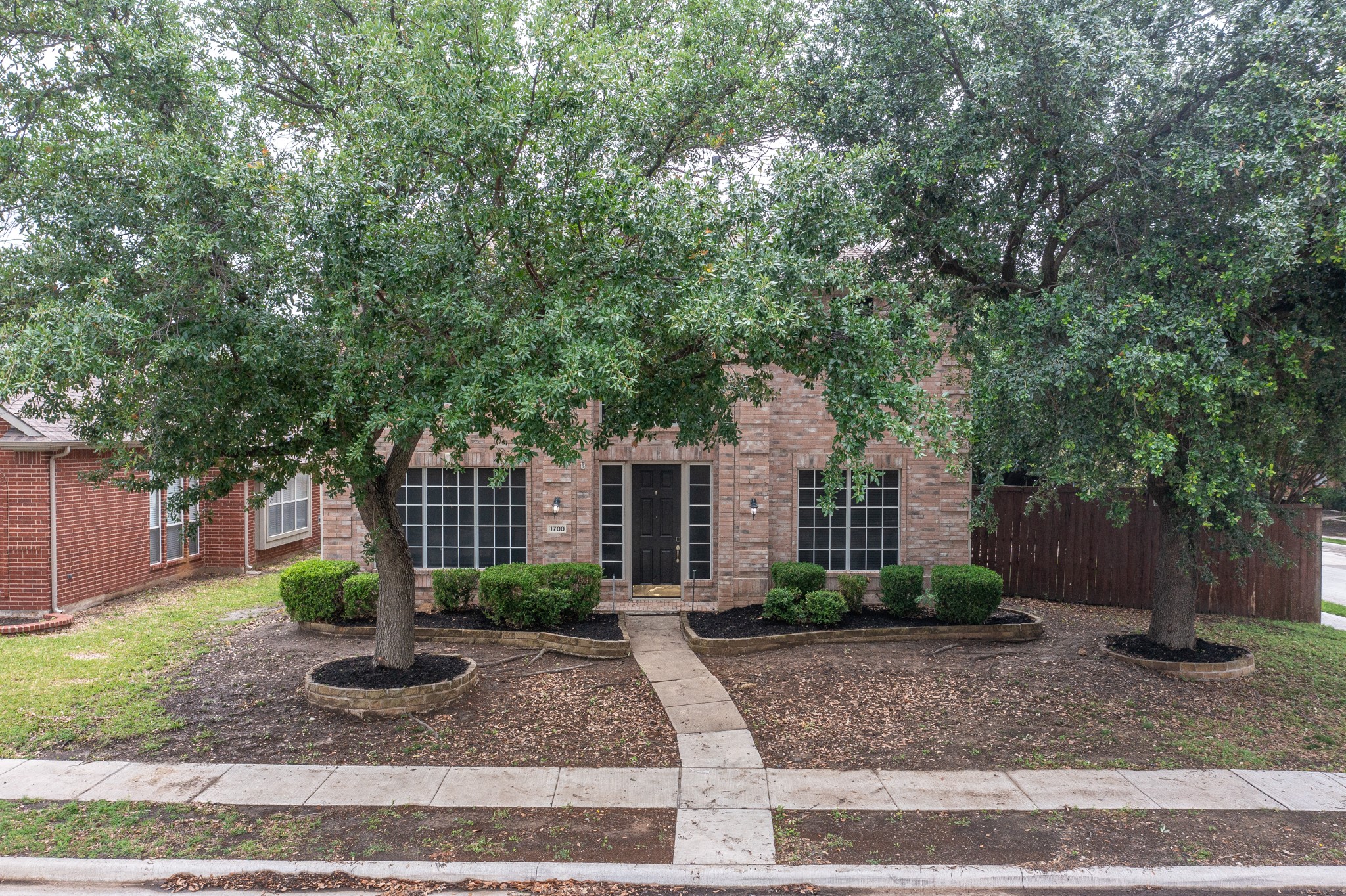 1700 Yosemite Drive Lewisville TX 75077