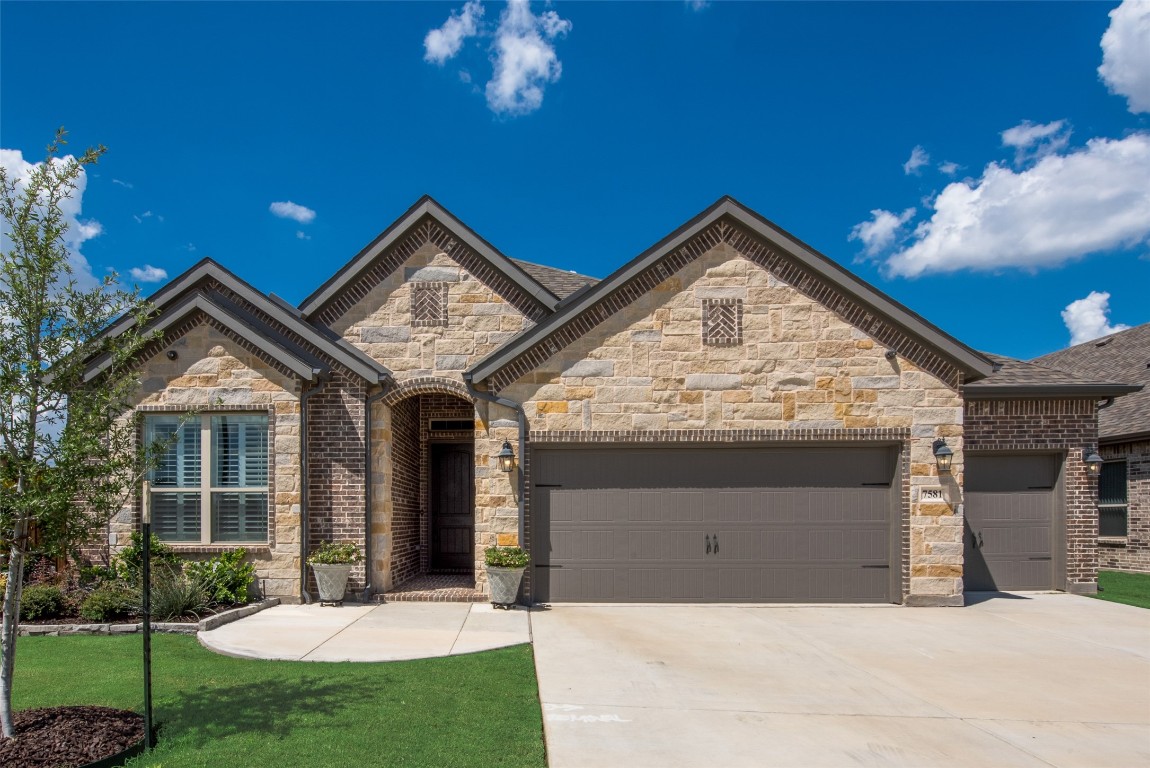 7581 Sevie Lane Grand Prairie TX 75054