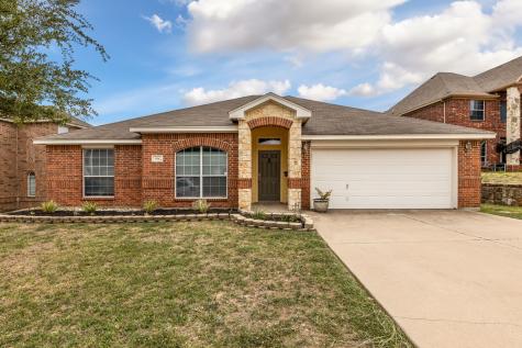 916 Azalea Court Burleson TX 76028