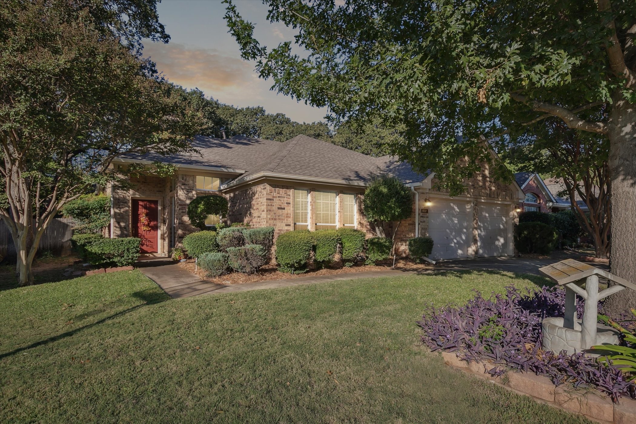 832 Park Forest Drive Hurst TX 76053