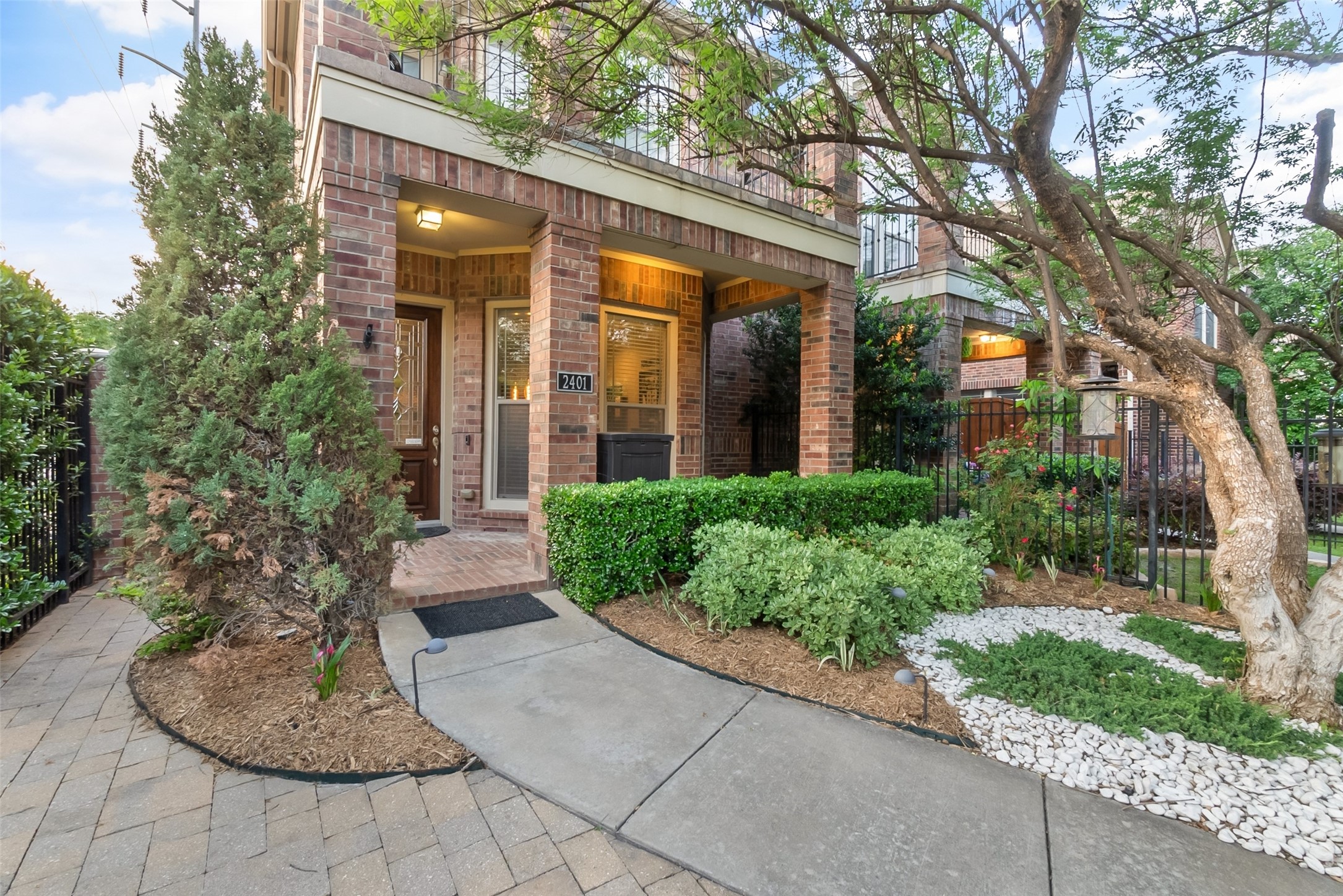 2401 Knight Street Dallas TX 75219