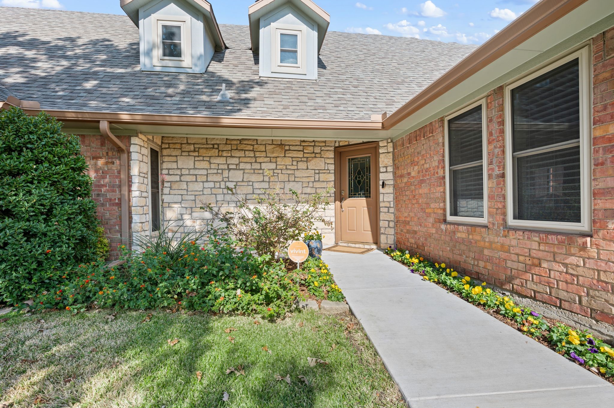 2621 Sedgeway Lane Carrollton TX 75006