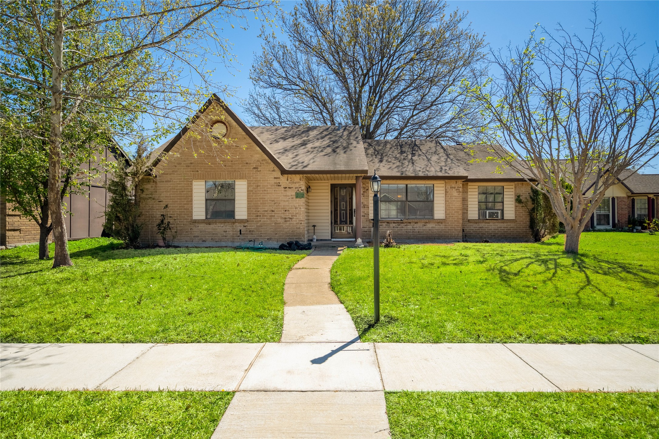 712 Camilla Lane Garland TX 75040