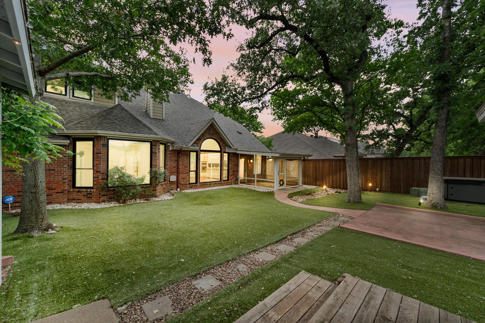6619 Forest Park Drive Arlington TX 76001