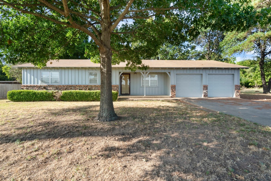 305 Walnut Creek Drive Azle TX 76020