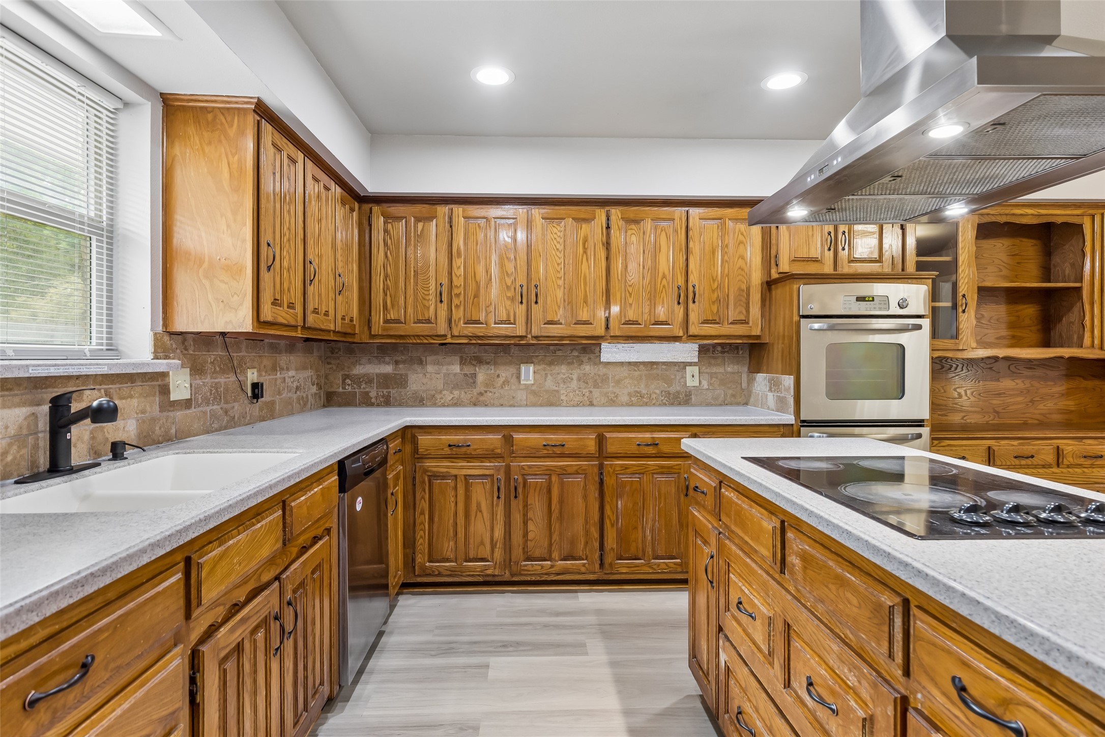 4008 Kingswick Drive Arlington TX 76016