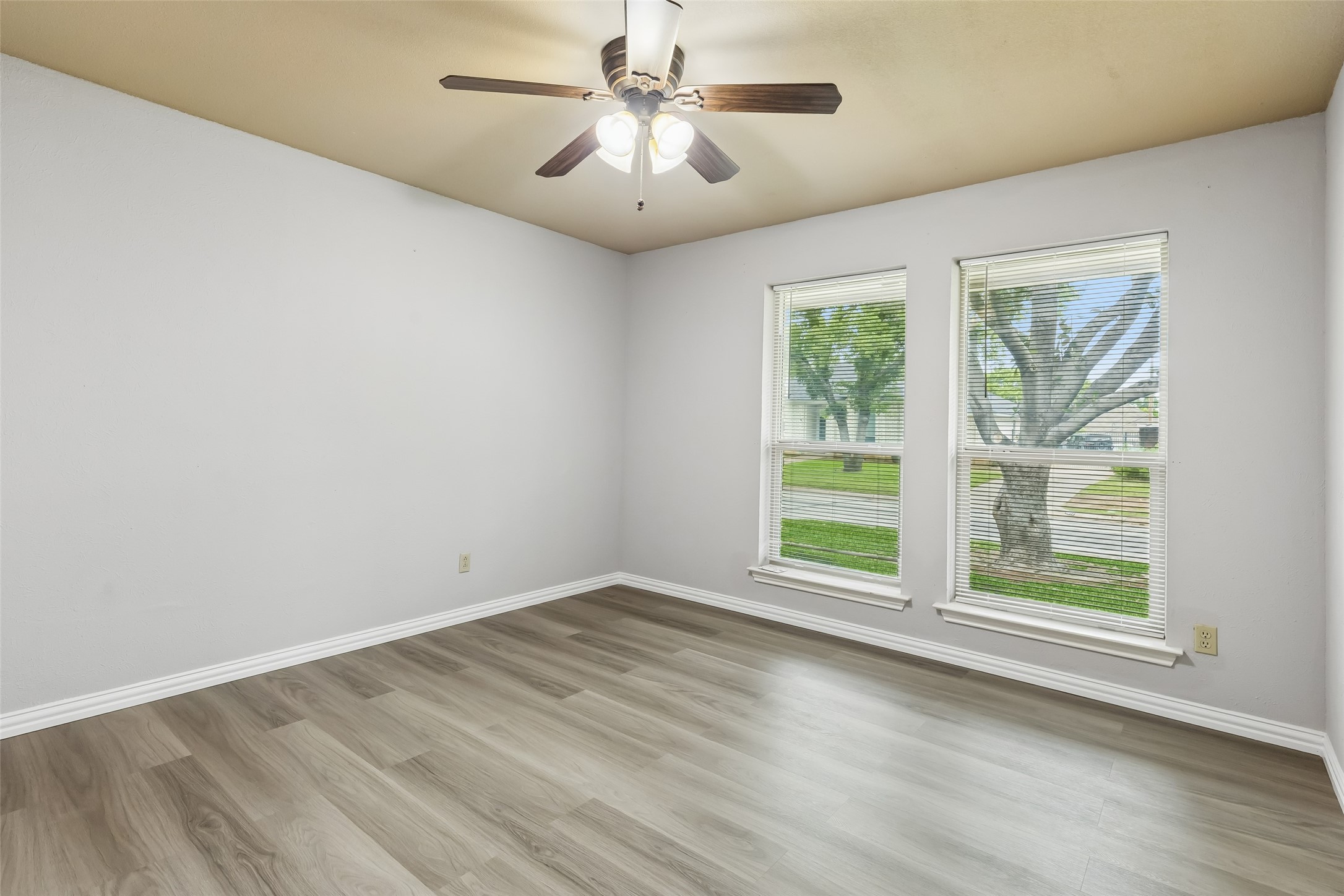 4008 Kingswick Drive Arlington TX 76016