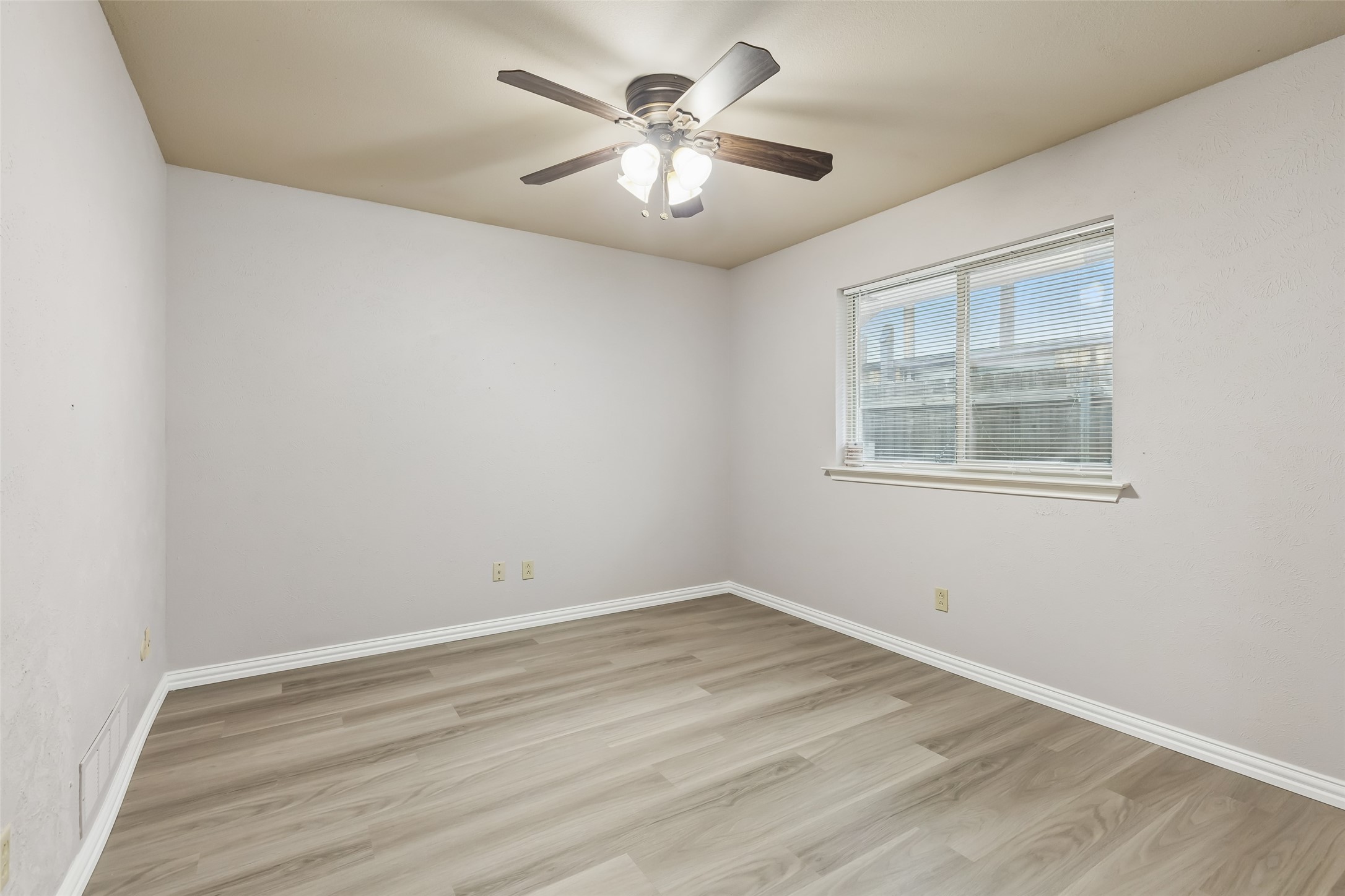 4008 Kingswick Drive Arlington TX 76016