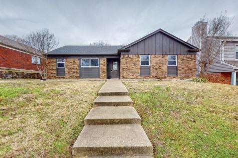 2201 Country Oaks Drive Garland TX 75040