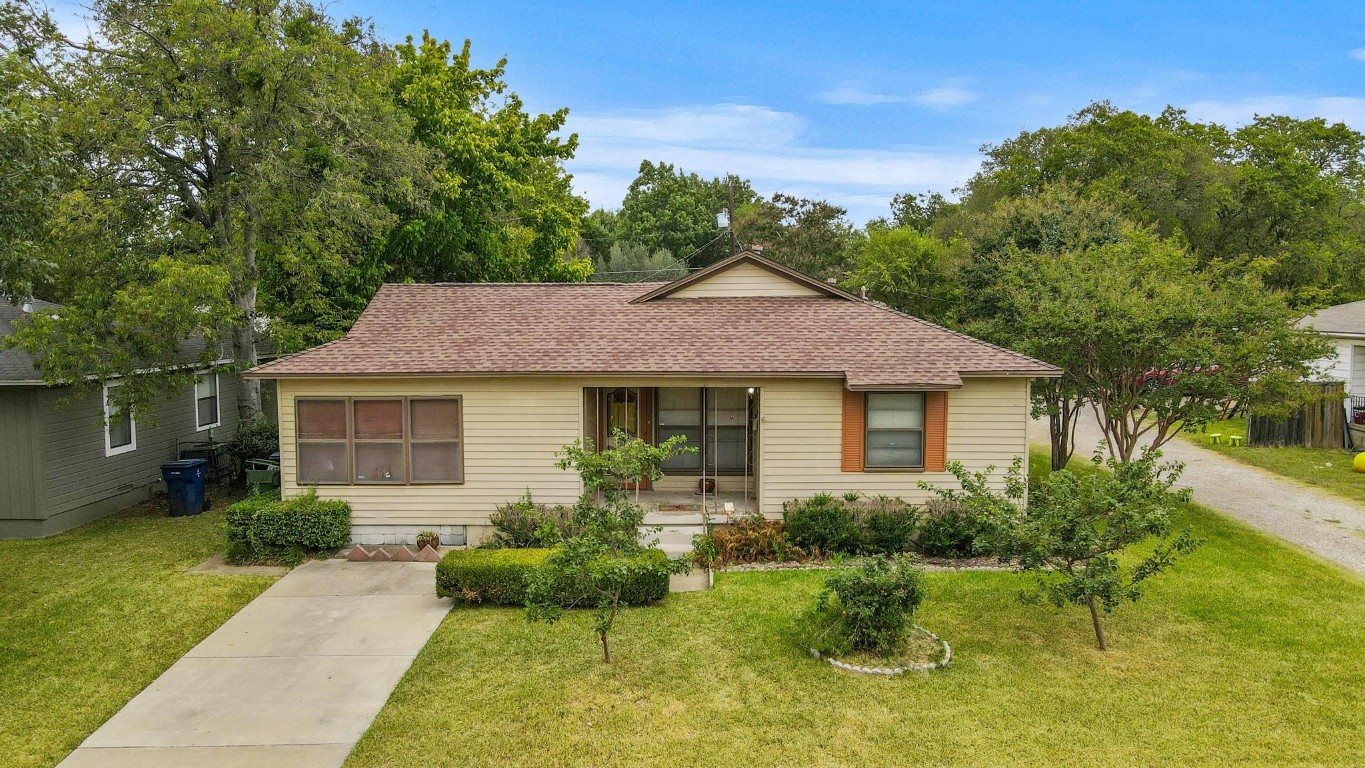 801 Armstrong Drive Garland TX 75040