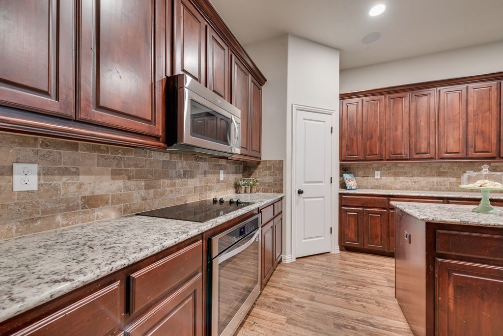 311 Covington Lane Ovilla TX 75154