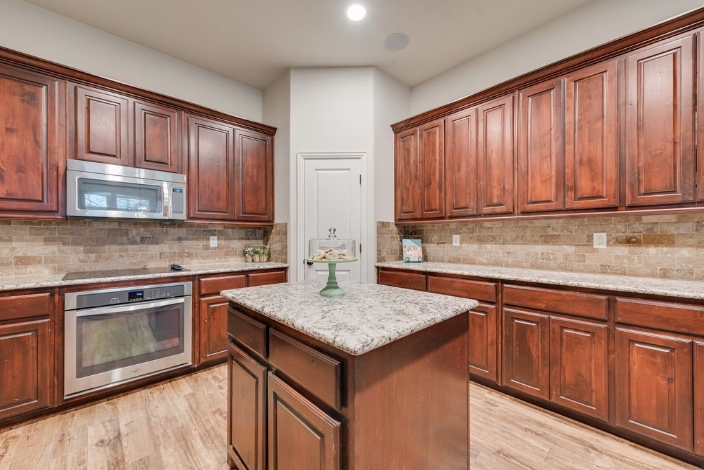 311 Covington Lane Ovilla TX 75154