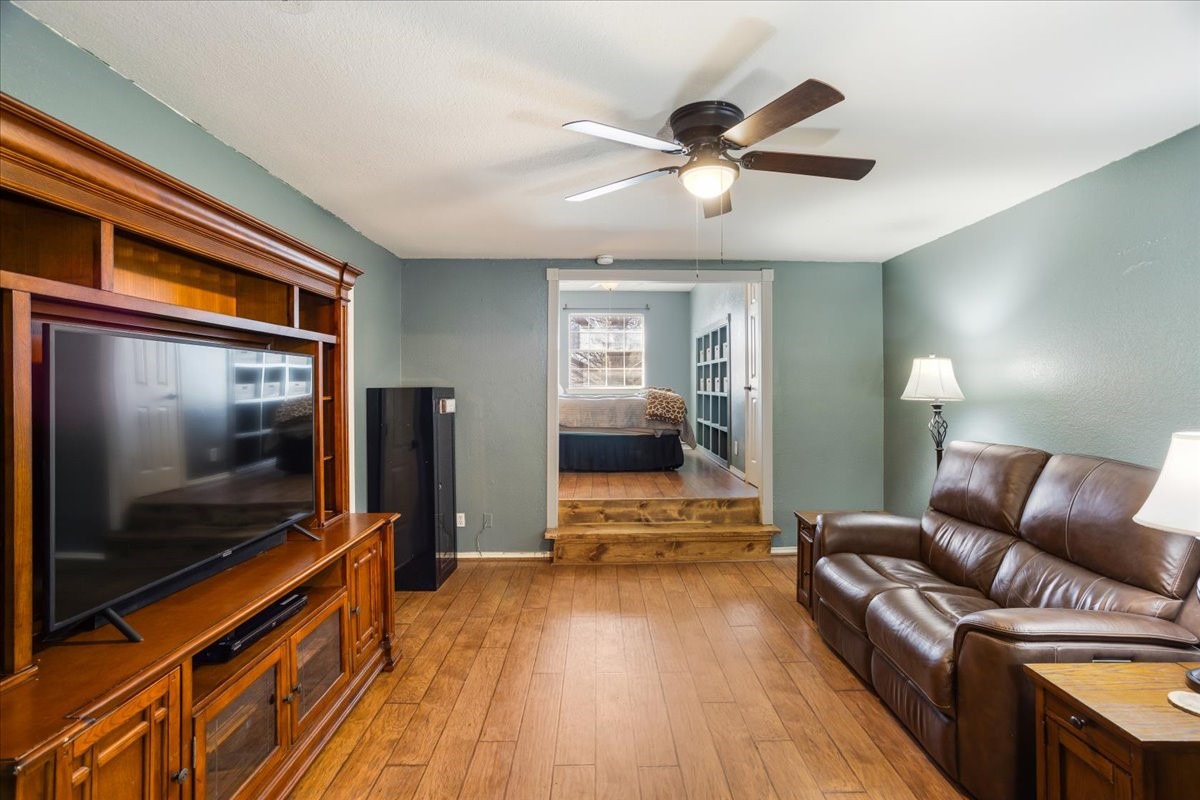 227 N Hopson Street Van Alstyne TX 75495