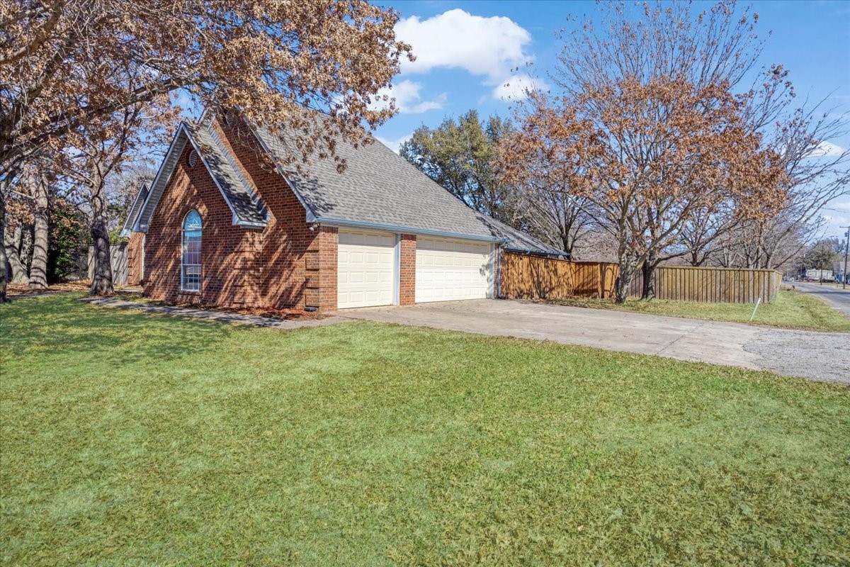 227 N Hopson Street Van Alstyne TX 75495