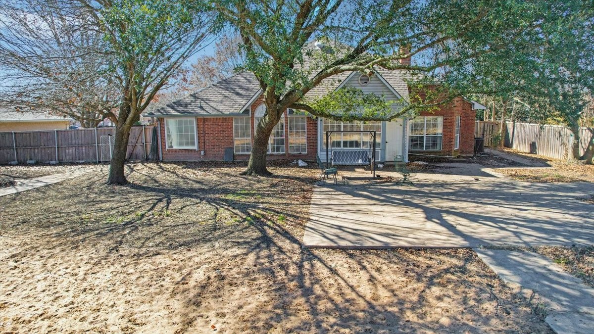 227 N Hopson Street Van Alstyne TX 75495