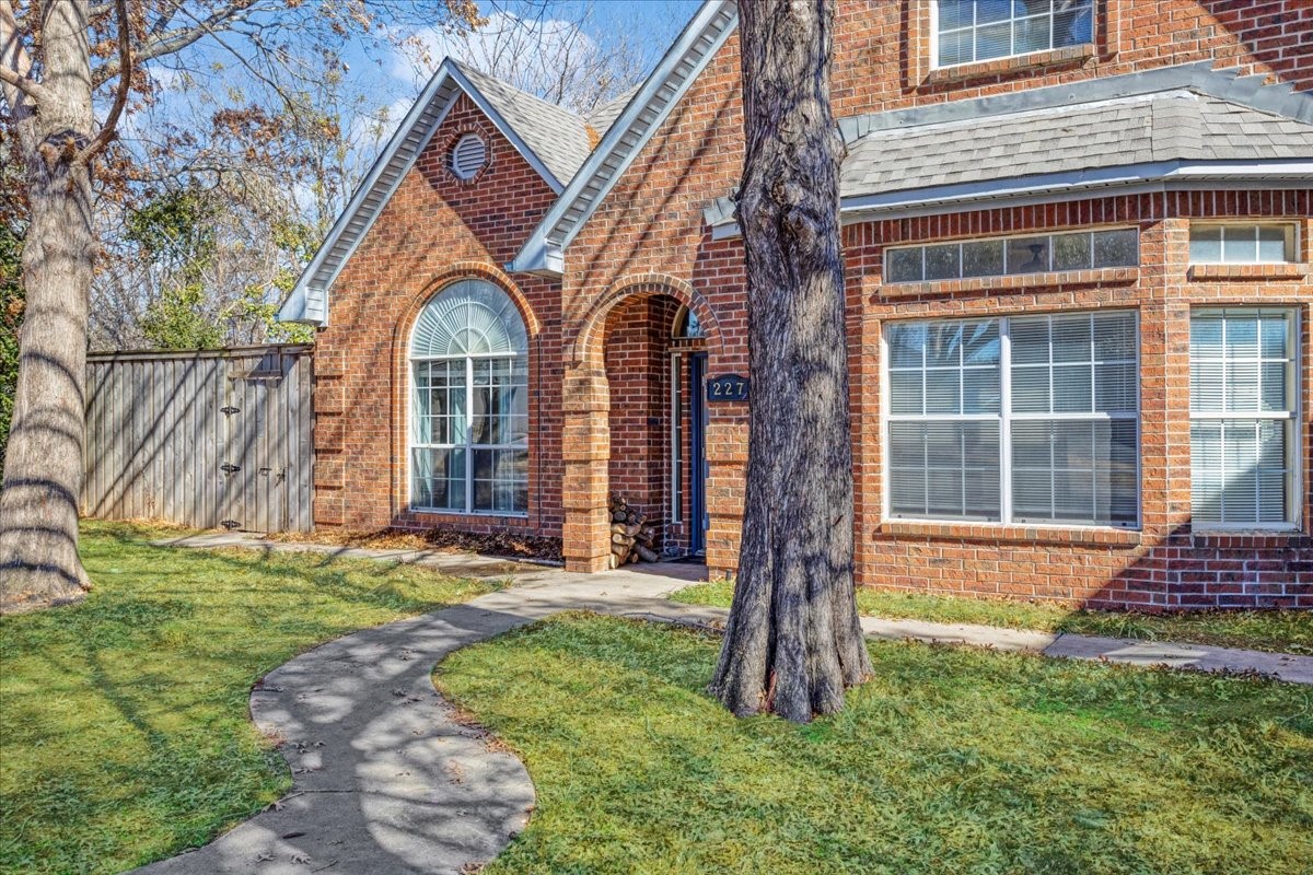 227 N Hopson Street Van Alstyne TX 75495