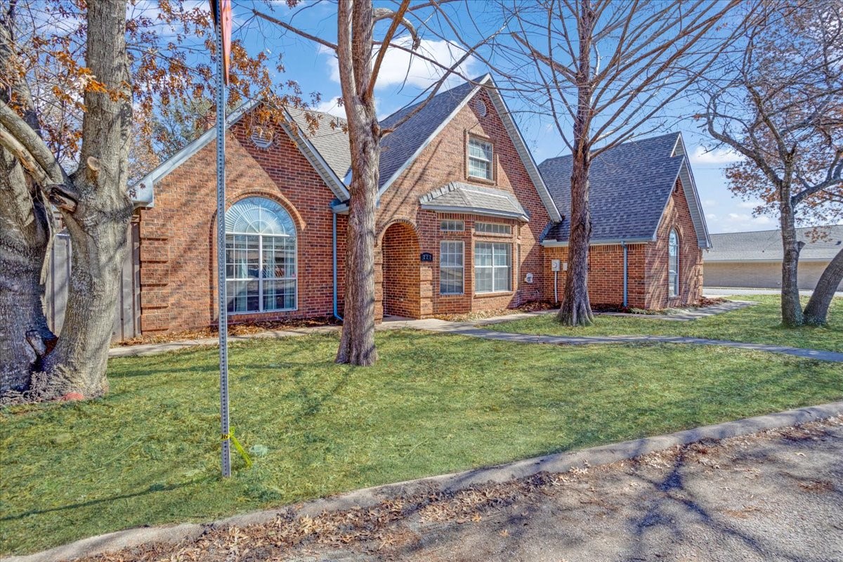 227 N Hopson Street Van Alstyne TX 75495