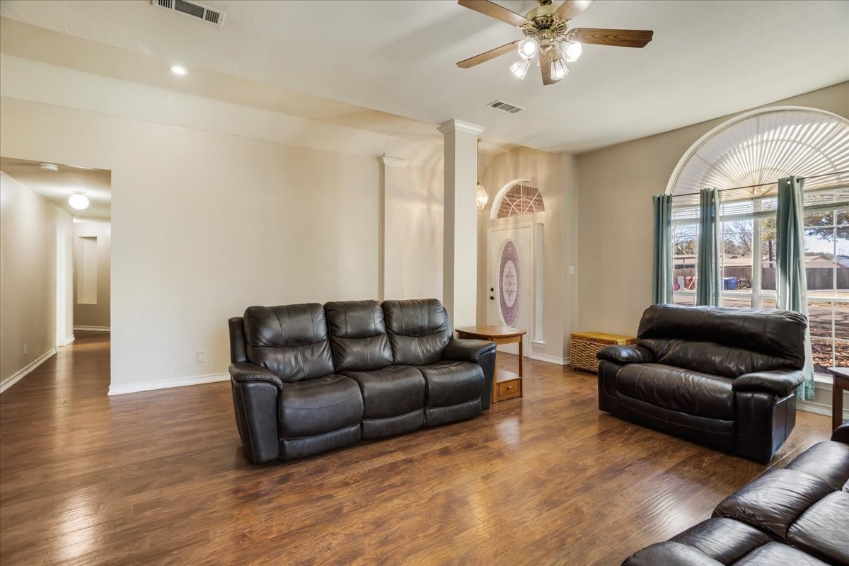 227 N Hopson Street Van Alstyne TX 75495