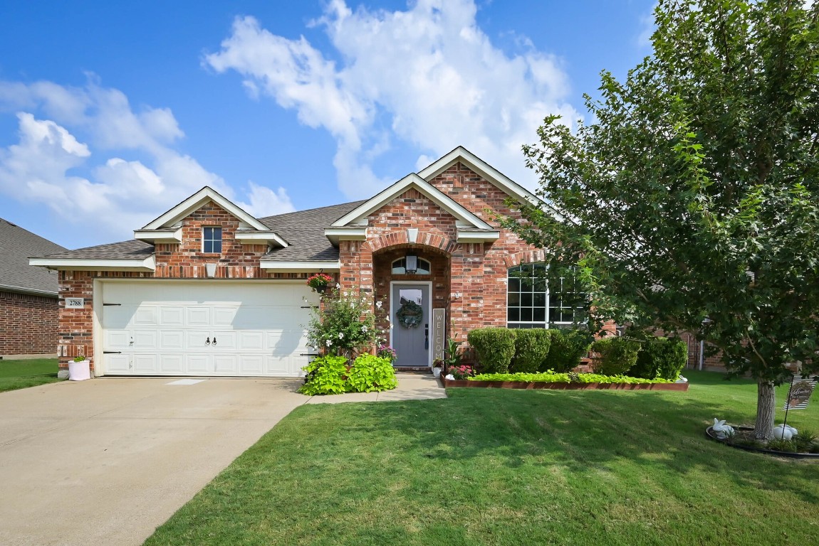 2788 Autumn Breeze Grand Prairie TX 75052