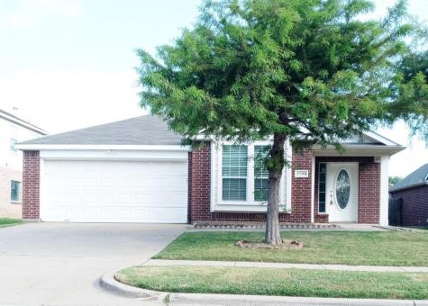 2780 Sweetbriar Lane Grand Prairie TX 75052
