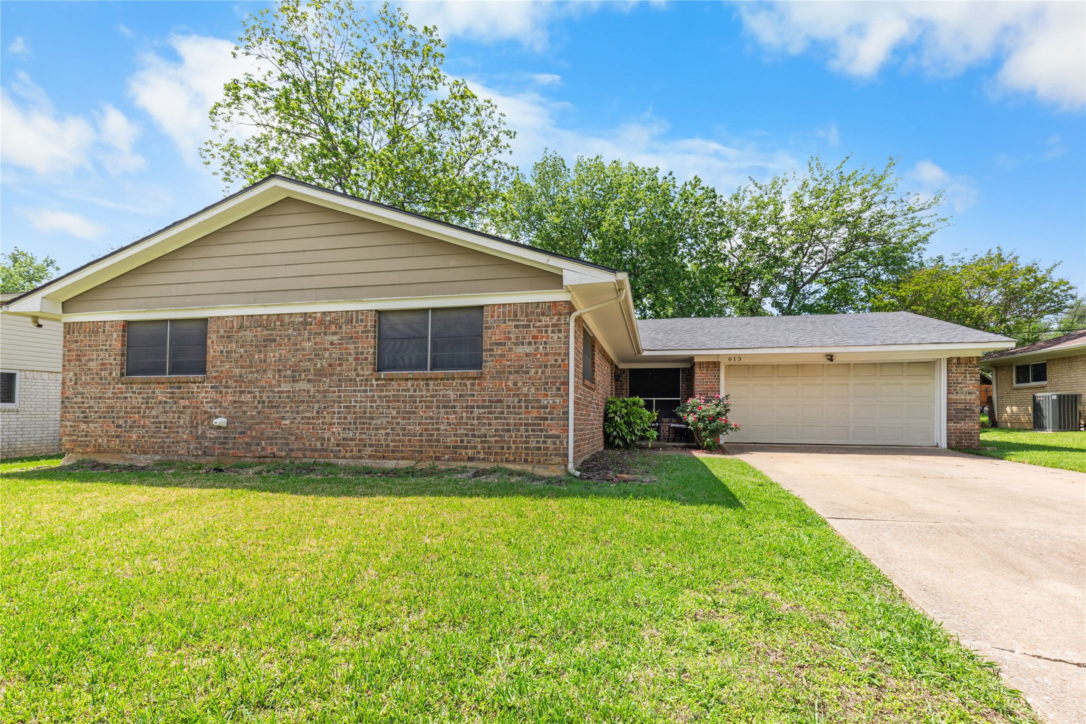 613 Edwards Drive Denison TX 75020