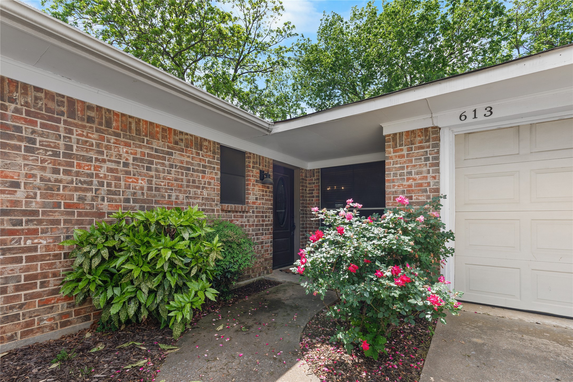 613 Edwards Drive Denison TX 75020