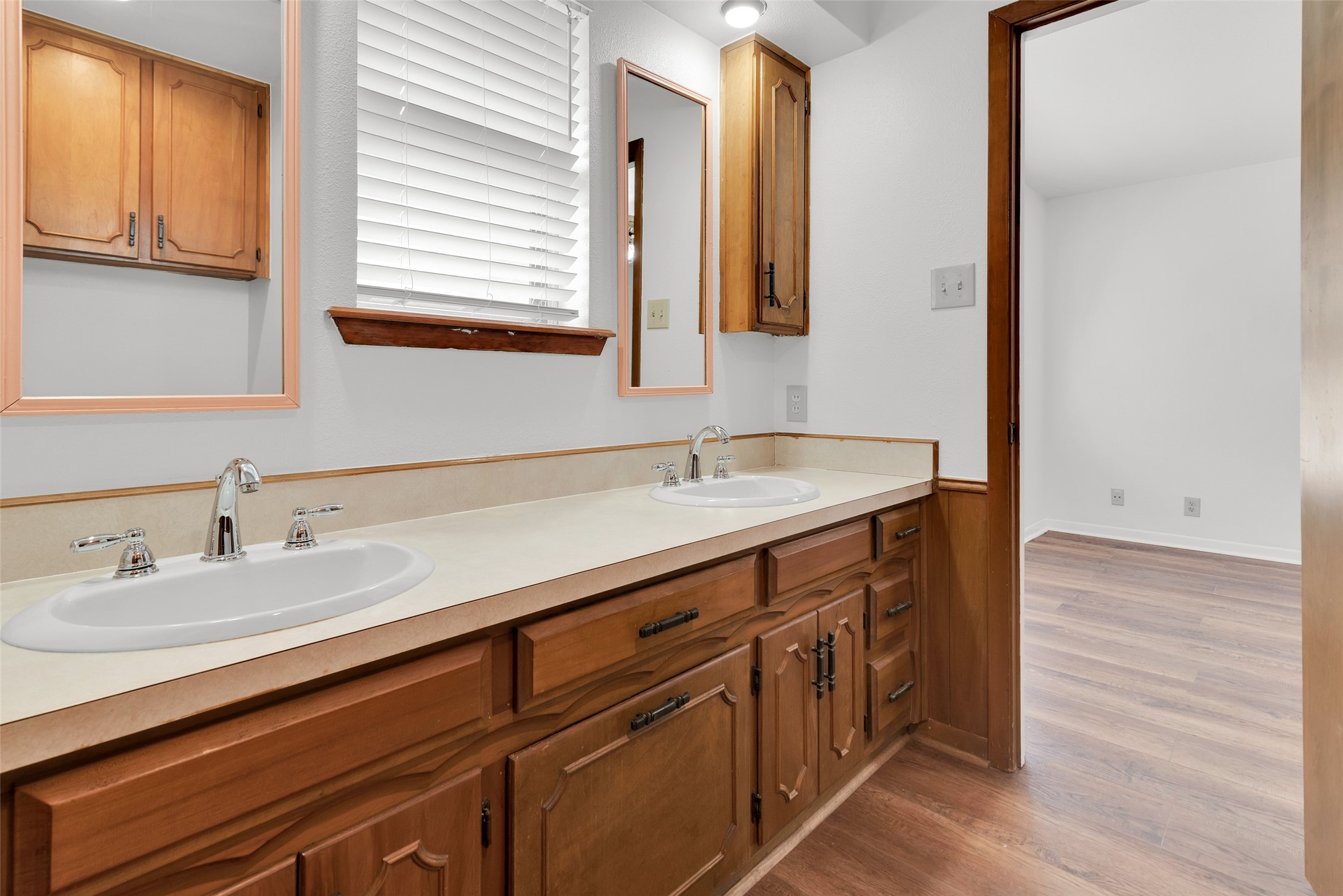 713 Briarwood Drive Denison TX 75020