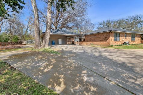 713 Briarwood Drive Denison TX 75020