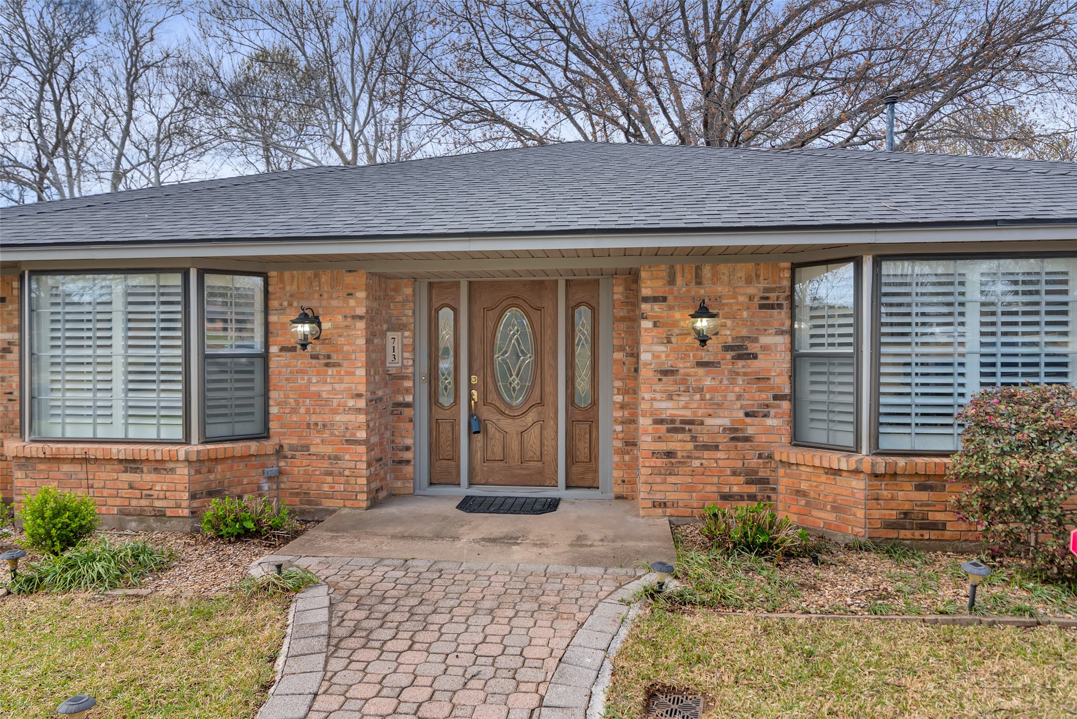 713 Briarwood Drive Denison TX 75020