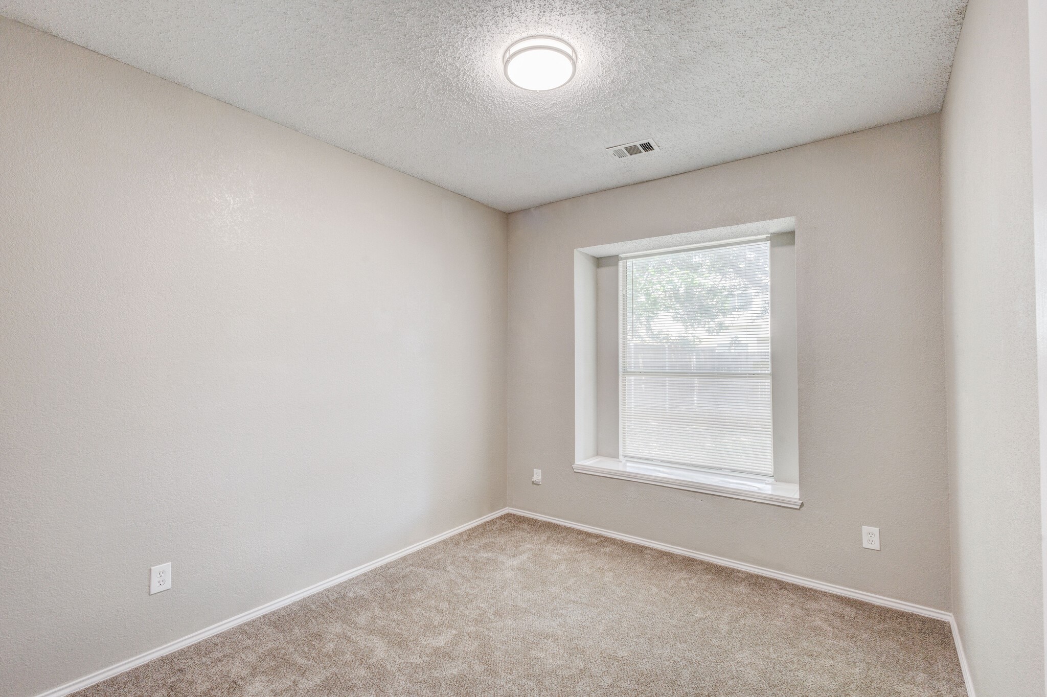 9049 Elbe Trail Fort Worth TX 76118