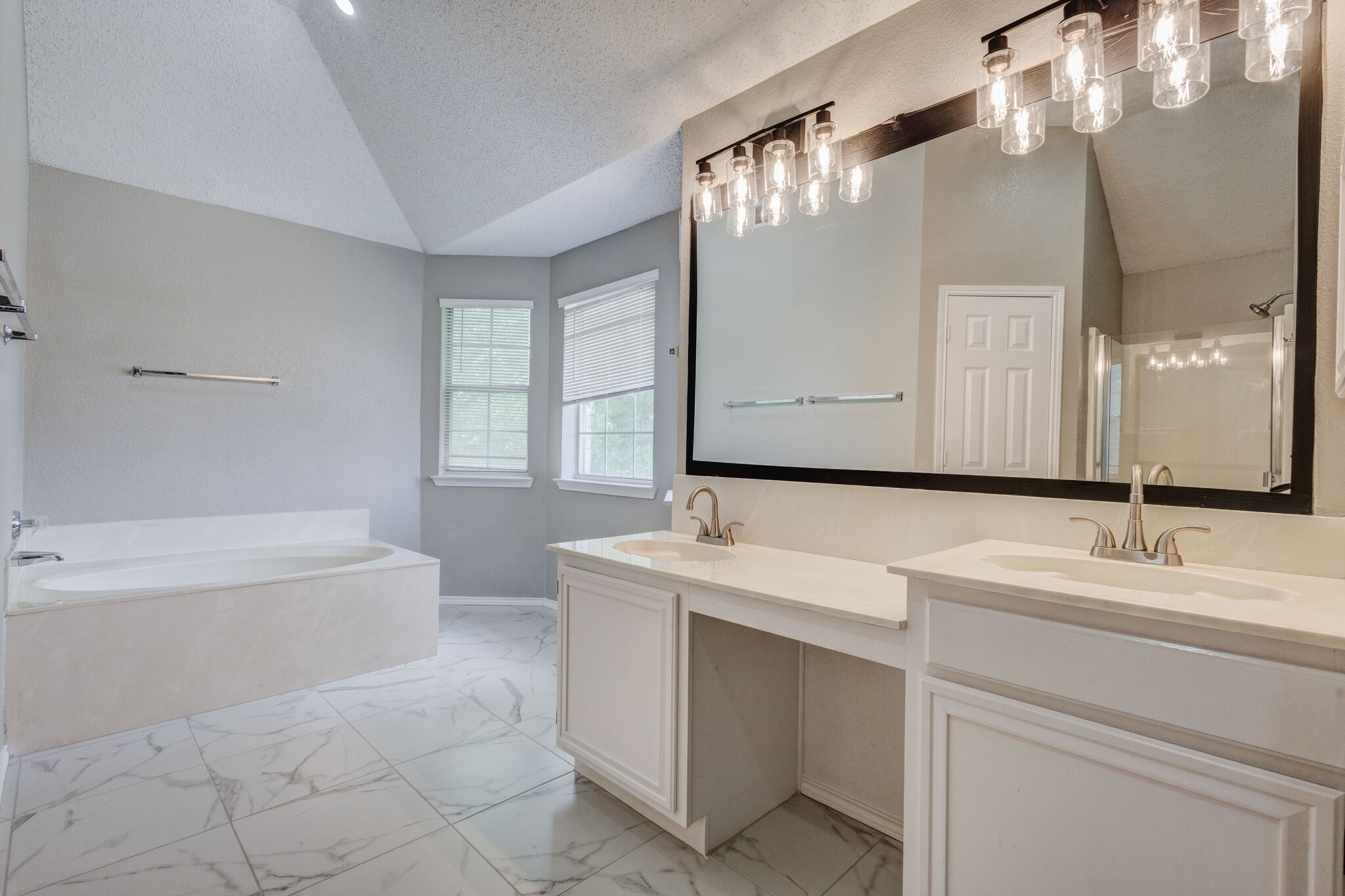 9049 Elbe Trail Fort Worth TX 76118
