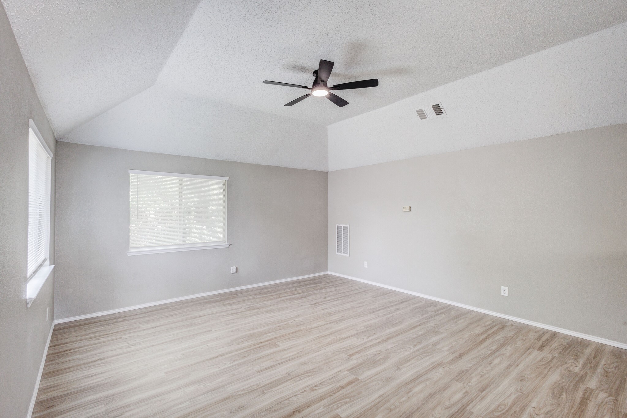 9049 Elbe Trail Fort Worth TX 76118