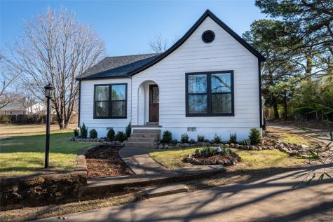 1702 Woodlawn Boulevard Denison TX 75020