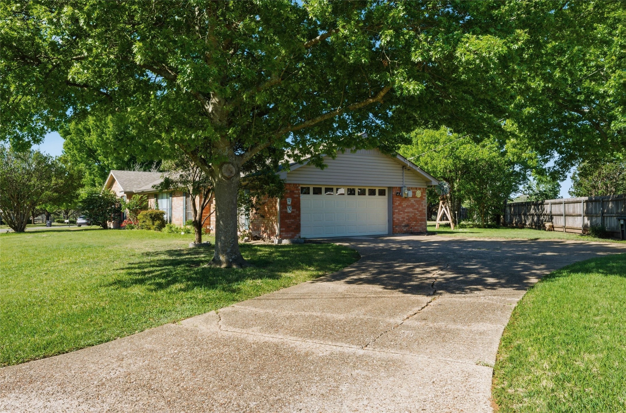 9321 Tree Lake Drive Waco TX 76708