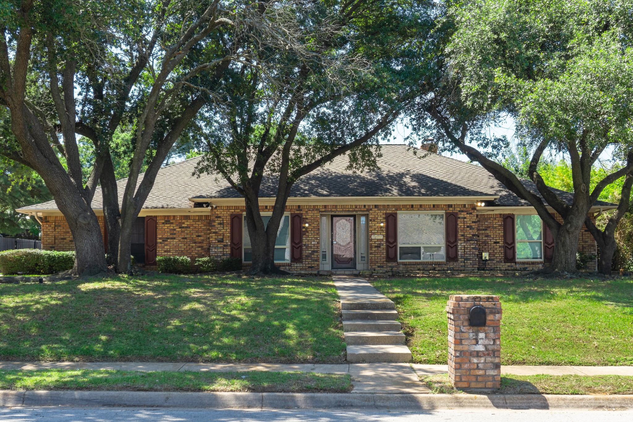 1700 Wimbleton Drive Bedford TX 76021