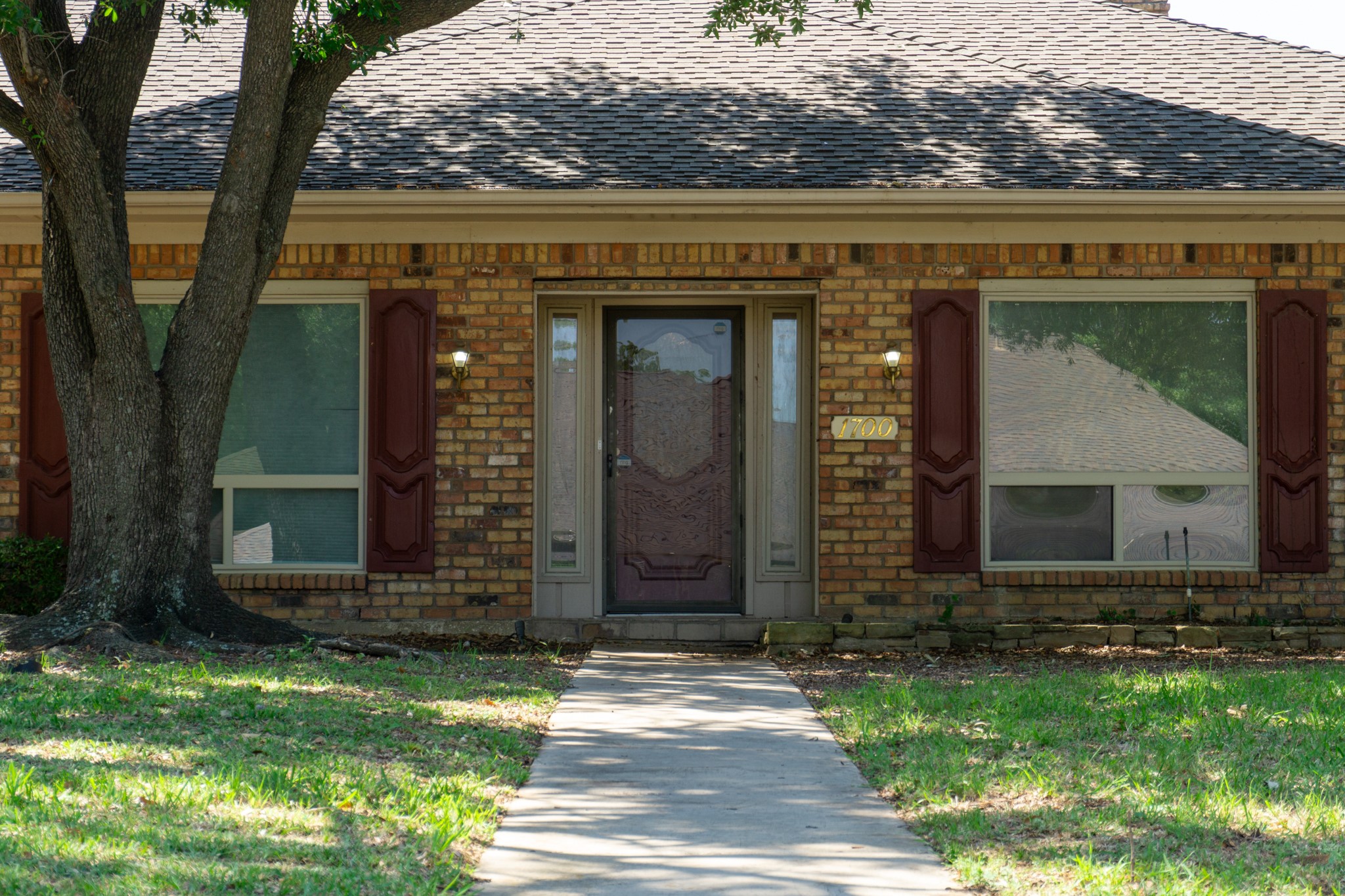1700 Wimbleton Drive Bedford TX 76021