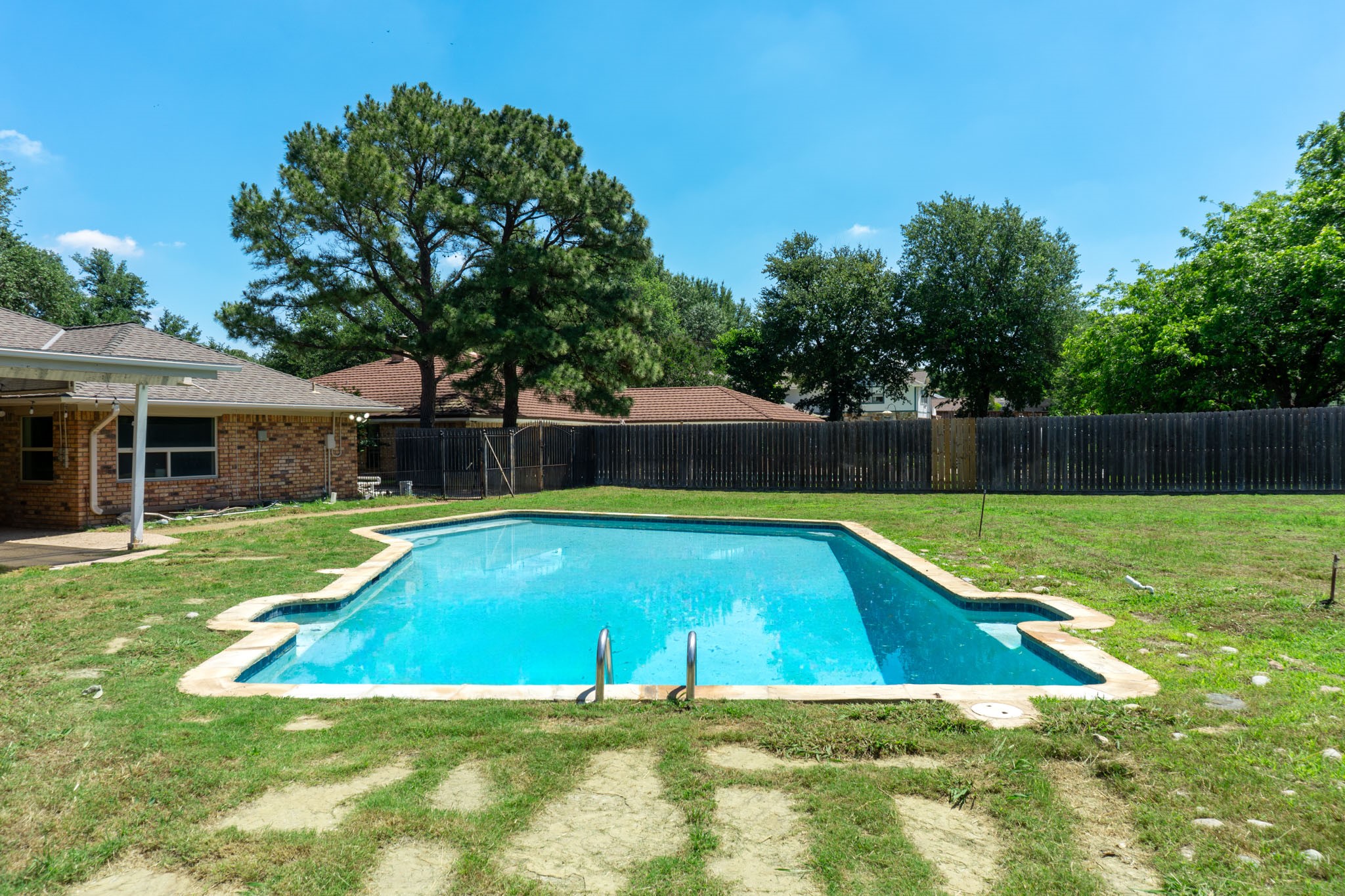 1700 Wimbleton Drive Bedford TX 76021