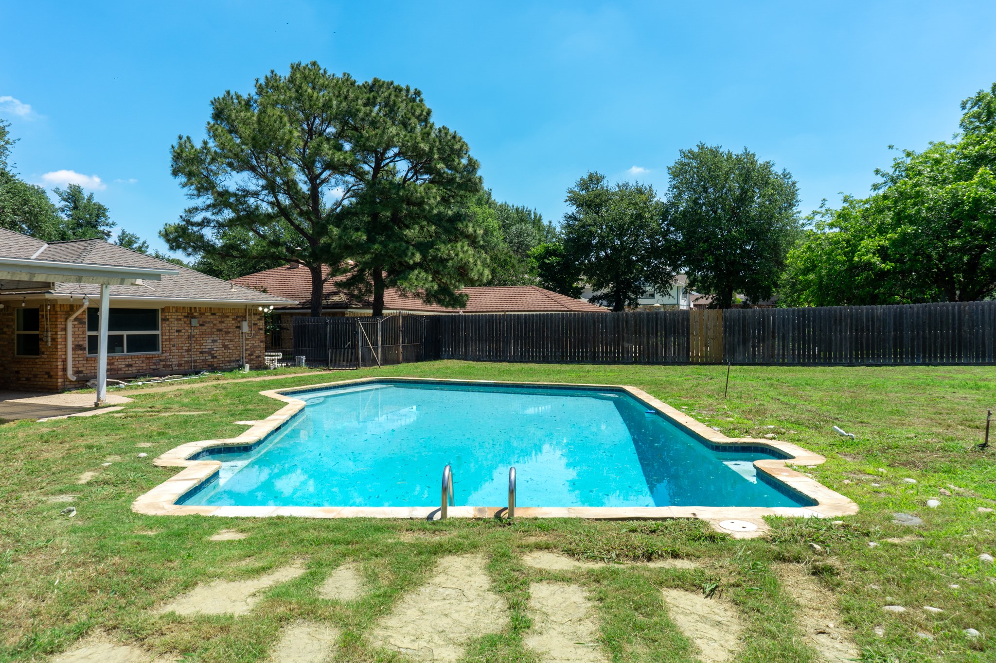 1700 Wimbleton Drive Bedford TX 76021